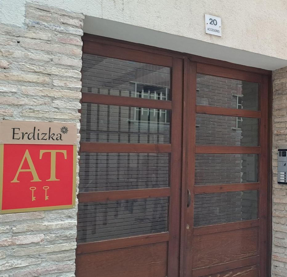 Erdizka, Centrico Apartamento Turistico Con La Mejor Vista Plaza De Los Fueros Estella Kültér fotó